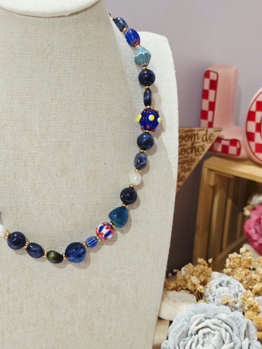 COLLIER