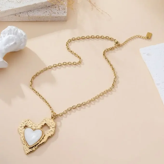 COLLIER