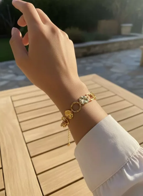 BRACELET
