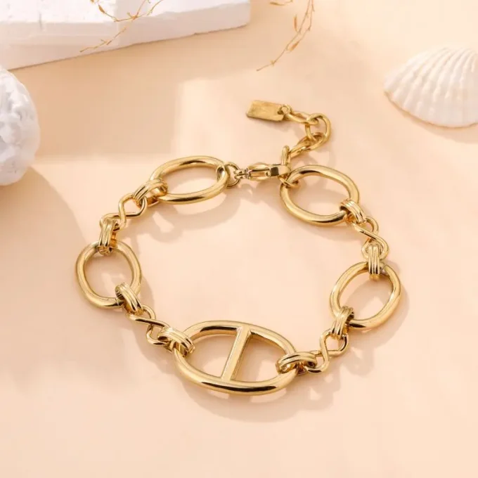 BRACELET