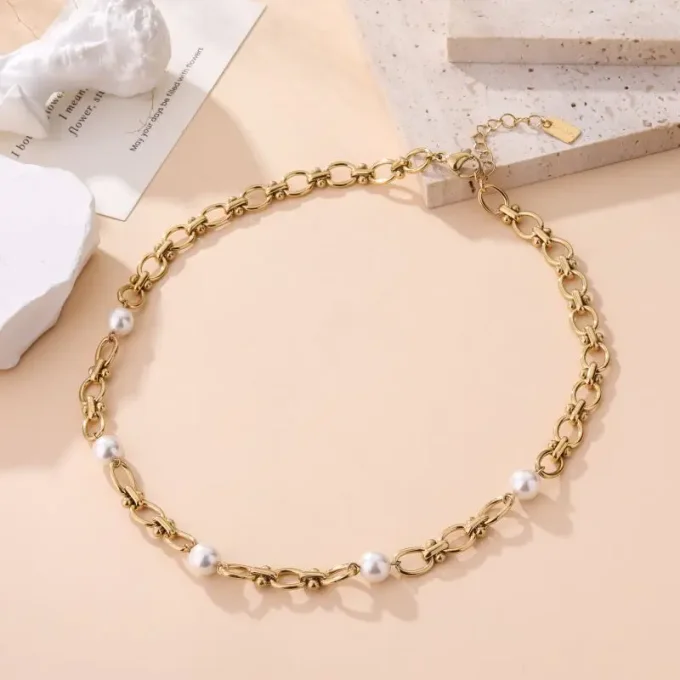 COLLIER
