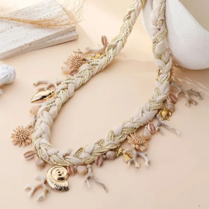 COLLIER