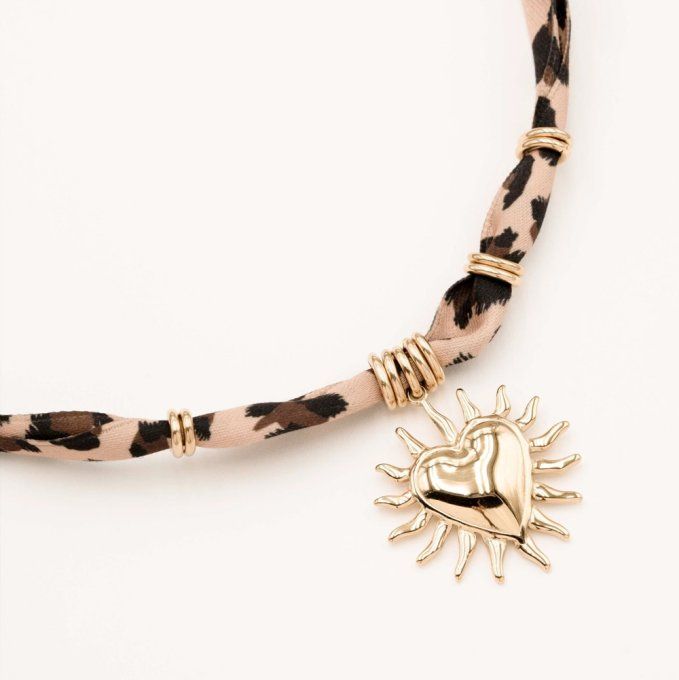 COLLIER