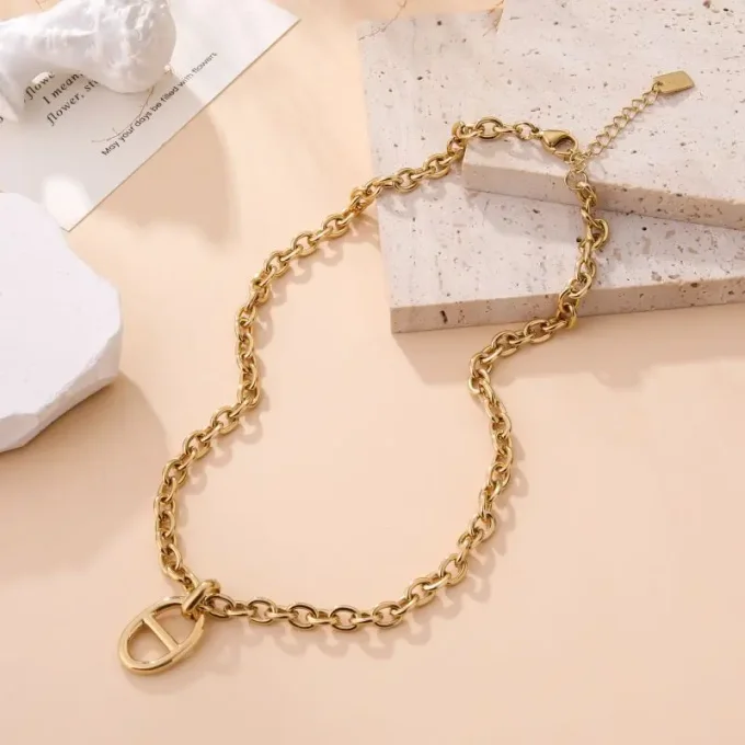 COLLIER