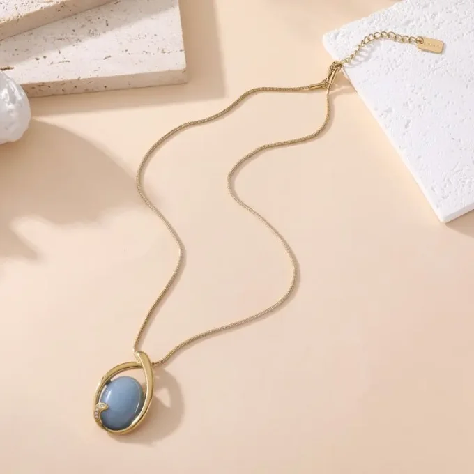 COLLIER
