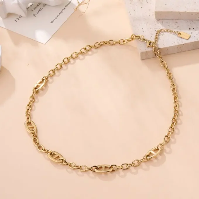 COLLIER