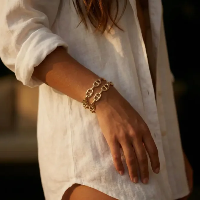 BRACELET