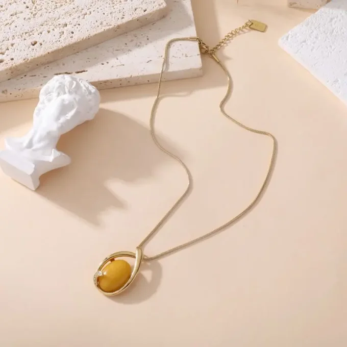 COLLIER