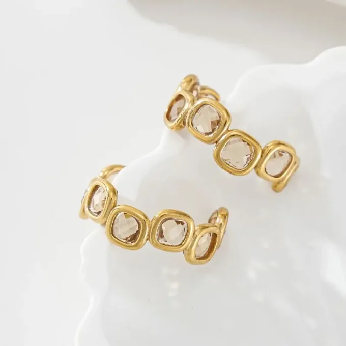 BOUCLES D'OREILLES
