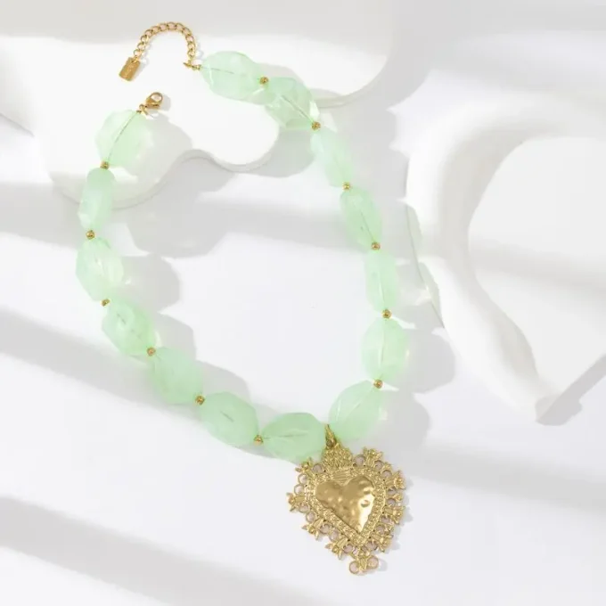 COLLIER
