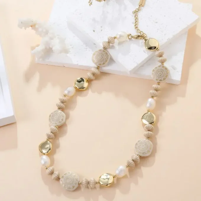 COLLIER