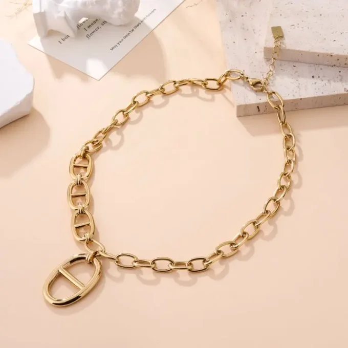 COLLIER