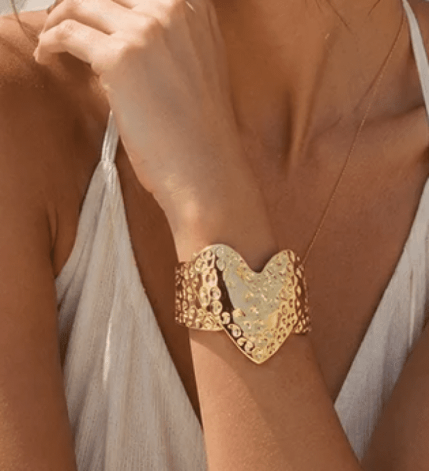 BRACELET