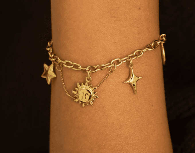 BRACELET