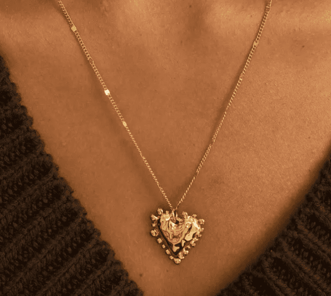 COLLIER