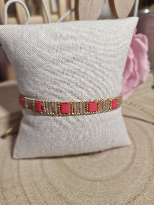 BRACELET