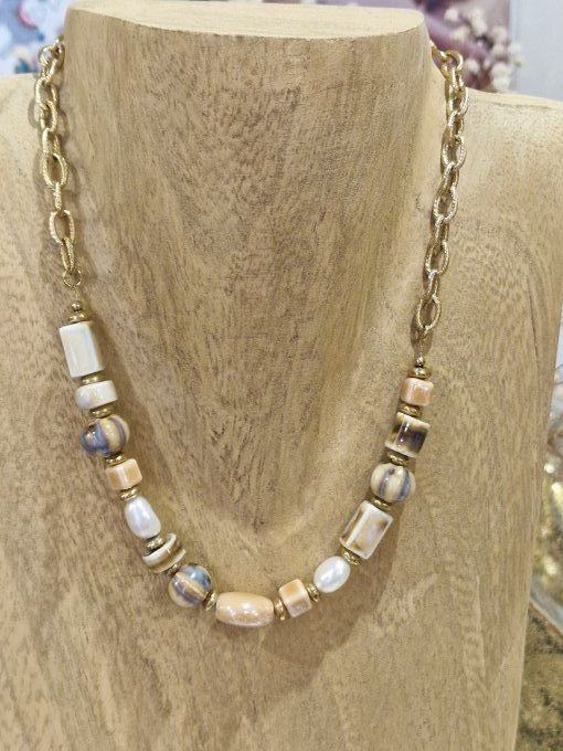 COLLIER