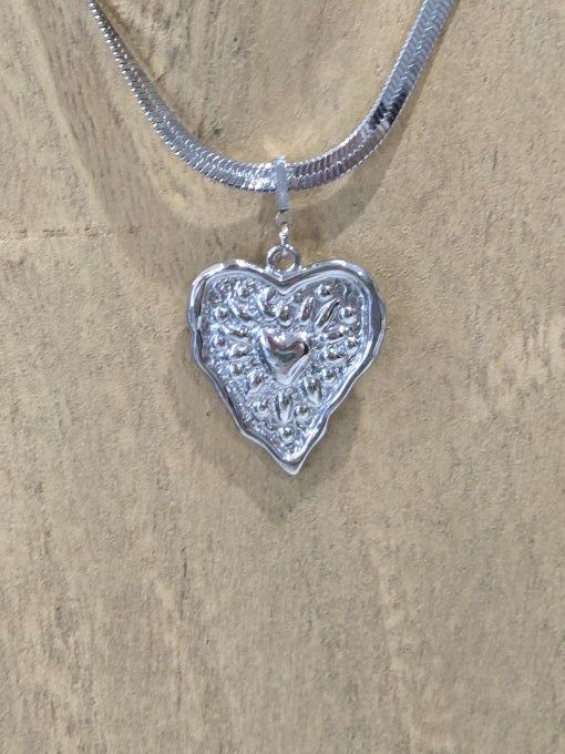 COLLIER