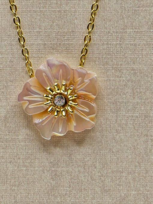 COLLIER N