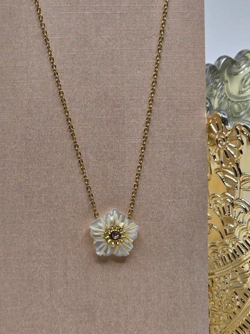 COLLIER N