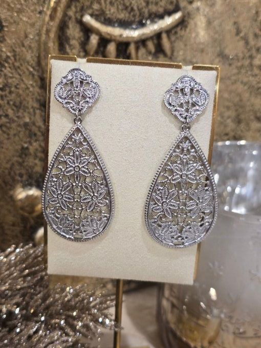 BOUCLES D'OREILLES