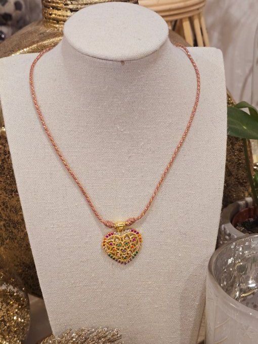 COLLIER
