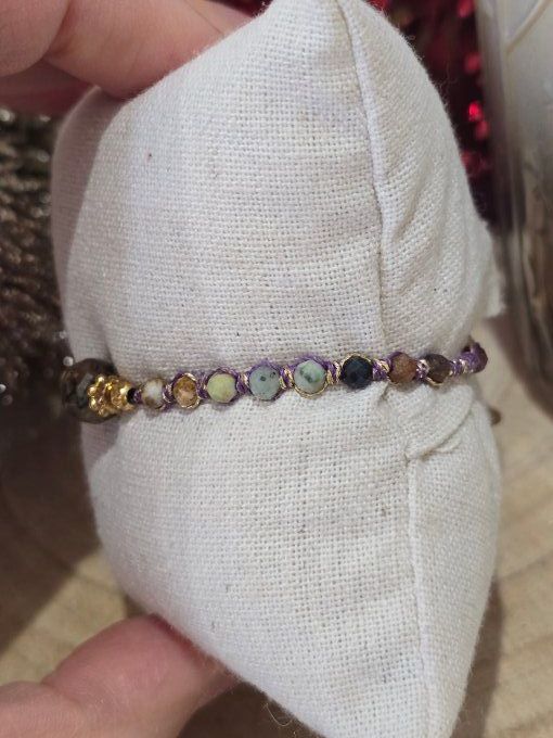 BRACELET